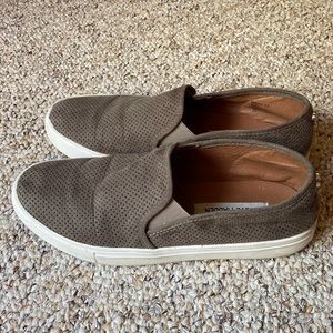 Steve Madden slip ons